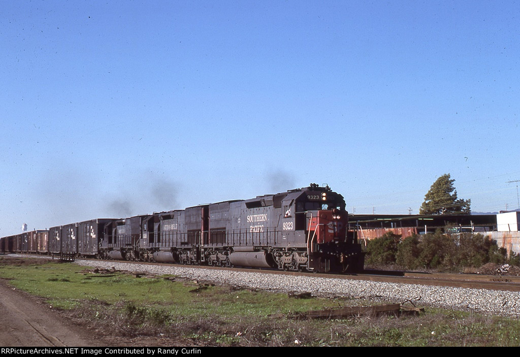 SP 9323 near Oakland